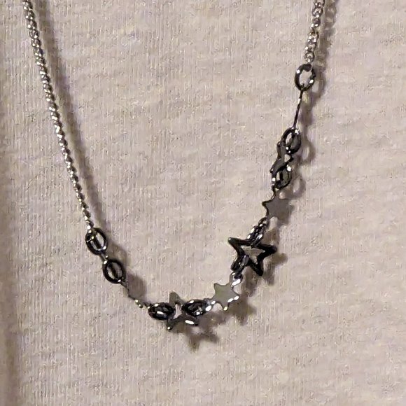 Simply Vera Wang 3-Layer Necklace with Stars NWT - Picture 7 of 12